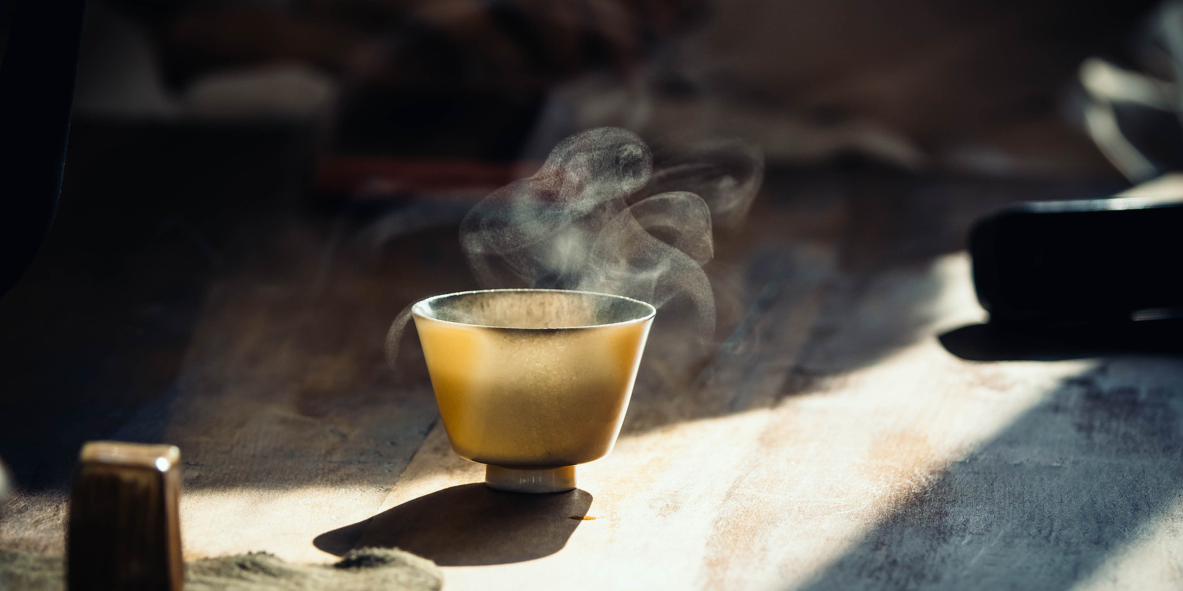 「2025-12-29」Savoring life's moments, quietly observing its transformations.美图壁纸